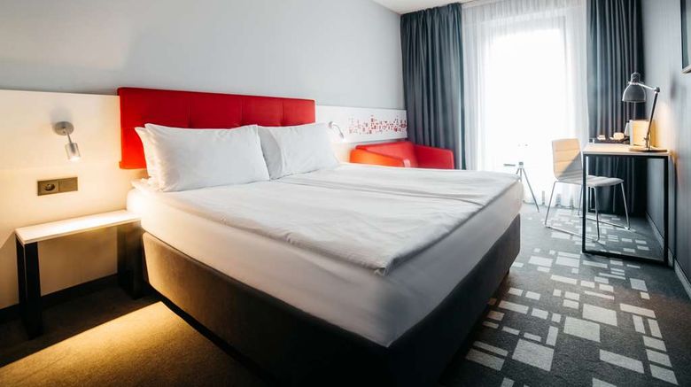 <b>Q Hotel Krakow Room</b>. Images powered by <a href="https://iceportal.shijigroup.com/" title="IcePortal" target="_blank">IcePortal</a>.