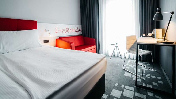 Q Hotel Krakow Room