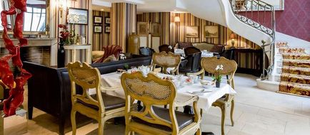Hotel Chateaubriand Exterior