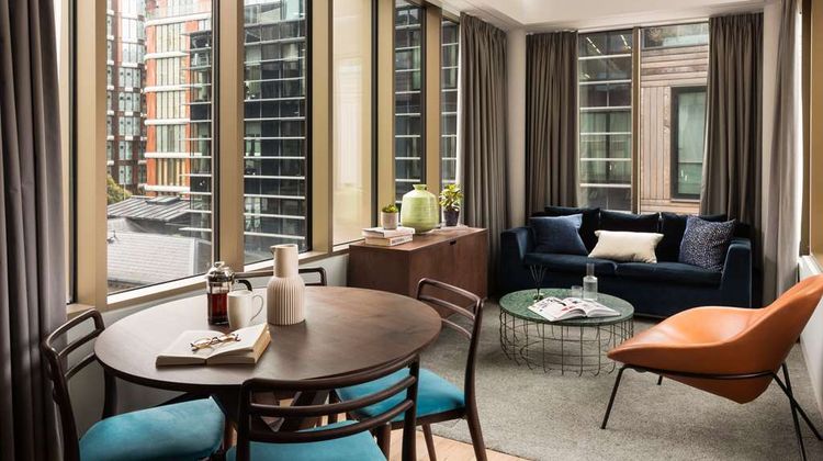 Native Bankside Room