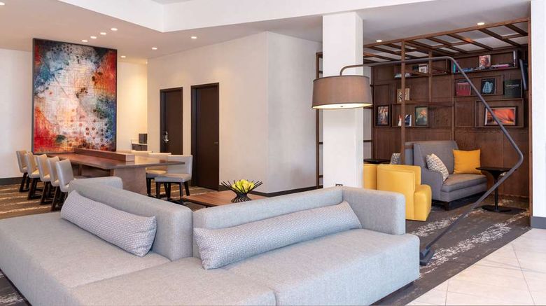 <b>Hyatt Place Detroit Royal Oak Lobby</b>. Images powered by <a href="https://iceportal.shijigroup.com/" title="IcePortal" target="_blank">IcePortal</a>.