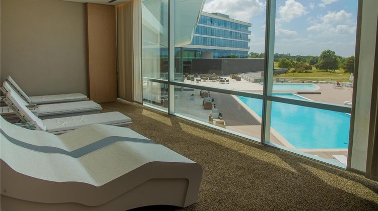 Hilton Pilar Pool