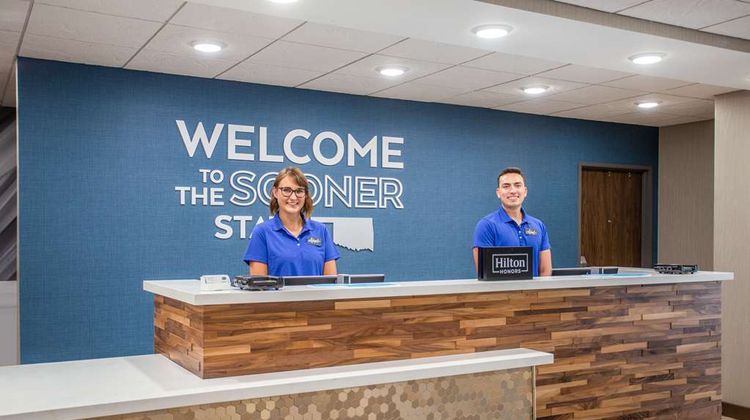 Hampton Inn and Suites Guymon Lobby