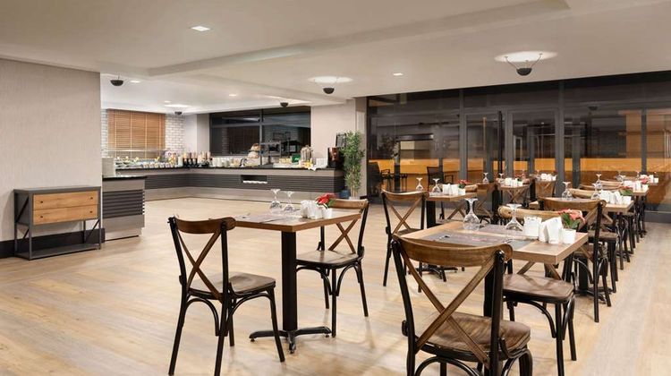 Ramada by Wyndham Tire Restaurant