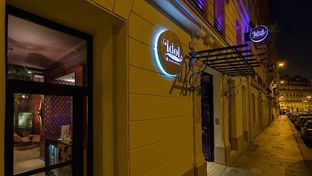 Idol Hotel