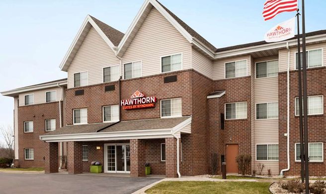 Hawthorn Extended Stay Oak Creek Exterior
