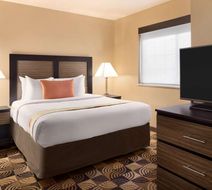 Hawthorn Extended Stay Oak Creek Room