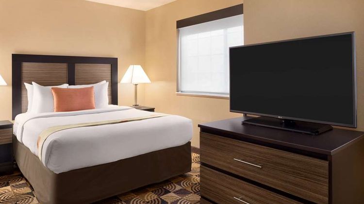 Hawthorn Extended Stay Oak Creek Room