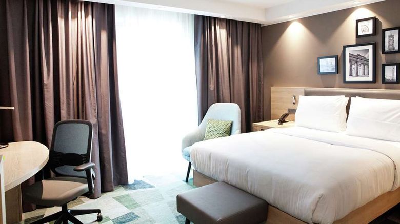 <b>Hampton by Hilton Berlin City East Side Room</b>. Images powered by <a href="https://iceportal.shijigroup.com/" title="IcePortal" target="_blank">IcePortal</a>.