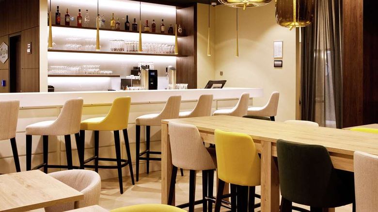 <b>Hampton by Hilton Berlin City East Side Restaurant</b>. Images powered by <a href="https://iceportal.shijigroup.com/" title="IcePortal" target="_blank">IcePortal</a>.
