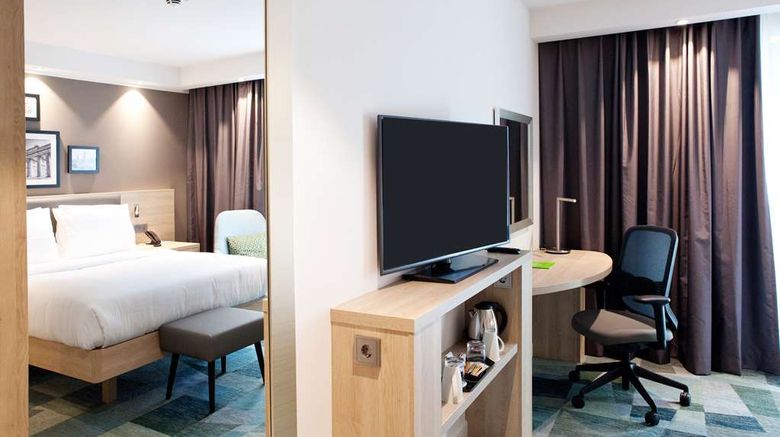 <b>Hampton by Hilton Berlin City East Side Room</b>. Images powered by <a href="https://iceportal.shijigroup.com/" title="IcePortal" target="_blank">IcePortal</a>.