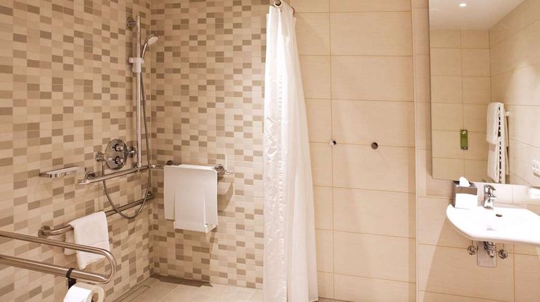 <b>Hampton by Hilton Berlin City East Side Room</b>. Images powered by <a href="https://iceportal.shijigroup.com/" title="IcePortal" target="_blank">IcePortal</a>.