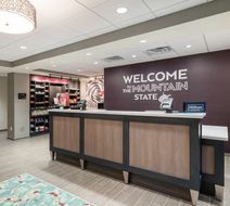 Hampton Inn Weston WV Lobby