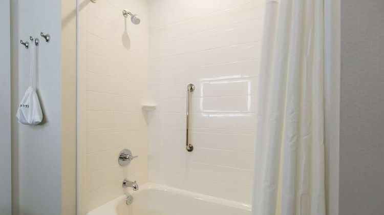 Hampton Inn Mustang Room