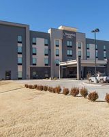 Hampton Inn Mustang