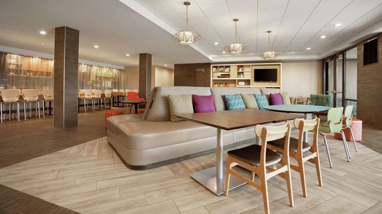 <b>Home2 Suites Warminster/Horsham Lobby</b>. Images powered by <a href="https://iceportal.shijigroup.com/" title="IcePortal" target="_blank">IcePortal</a>.