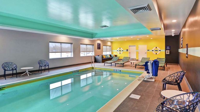 <b>Tru by Hilton Louisville South Pool</b>. Images powered by <a href="https://iceportal.shijigroup.com/" title="IcePortal" target="_blank">IcePortal</a>.