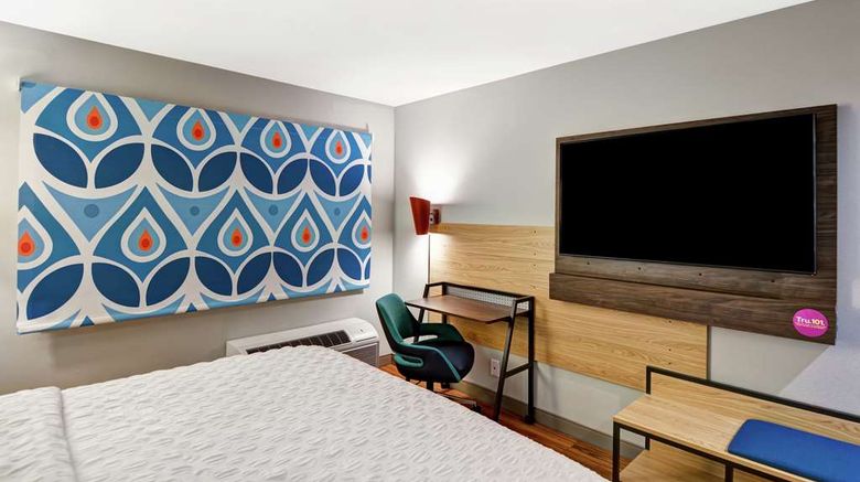<b>Tru by Hilton Louisville South Room</b>. Images powered by <a href="https://iceportal.shijigroup.com/" title="IcePortal" target="_blank">IcePortal</a>.