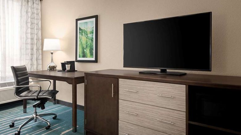 <b>La Quinta Inn & Suites Clovis Room</b>. Images powered by <a href="https://iceportal.shijigroup.com/" title="IcePortal" target="_blank">IcePortal</a>.