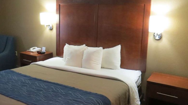 <b>Baymont by Wyndham Rocky Mount Room</b>. Images powered by <a href="https://iceportal.shijigroup.com/" title="IcePortal" target="_blank">IcePortal</a>.