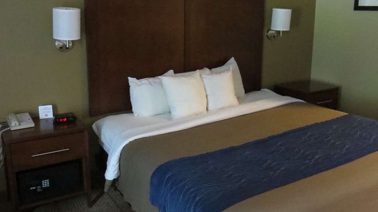 <b>Baymont by Wyndham Rocky Mount Room</b>. Images powered by <a href="https://iceportal.shijigroup.com/" title="IcePortal" target="_blank">IcePortal</a>.