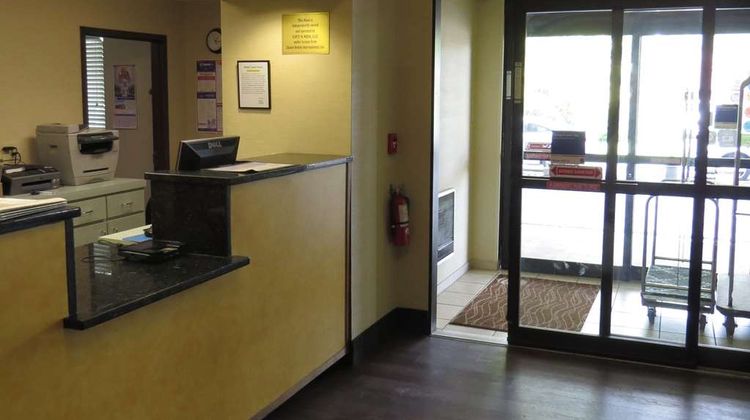 Baymont by Wyndham Rocky Mount Lobby