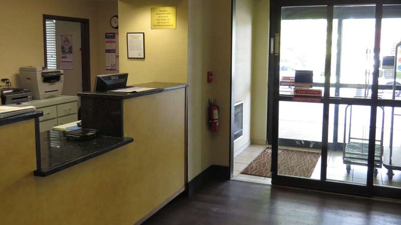 <b>Baymont by Wyndham Rocky Mount Lobby</b>. Images powered by <a href="https://iceportal.shijigroup.com/" title="IcePortal" target="_blank">IcePortal</a>.