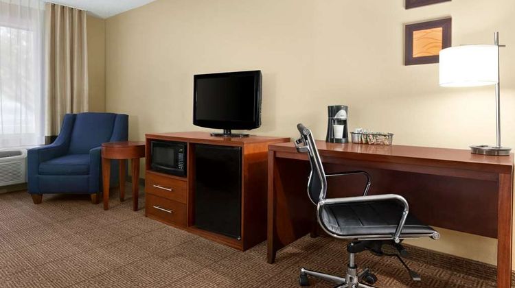 Baymont by Wyndham Rocky Mount Room