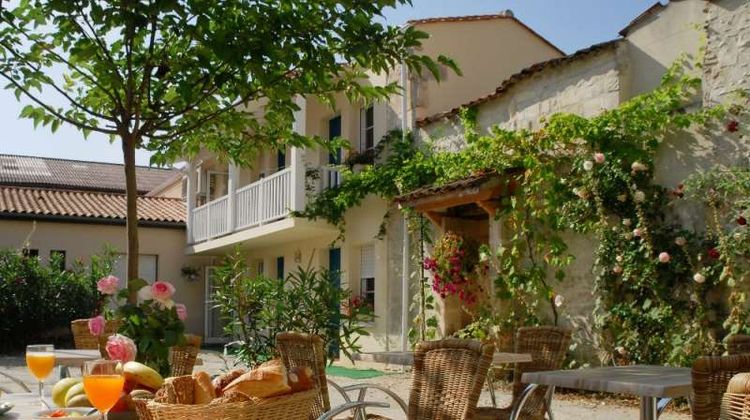Hotel Le Cheval Blanc Exterior