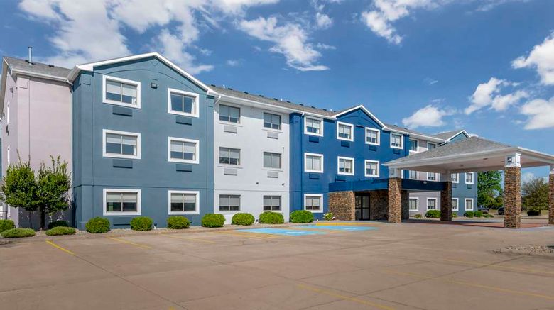 <b>Comfort Inn Kendallville East Exterior</b>. Images powered by <a href="https://iceportal.shijigroup.com/" title="IcePortal" target="_blank">IcePortal</a>.