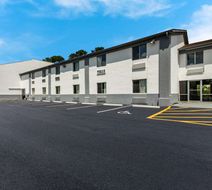 Econo Lodge Cherry Point Exterior