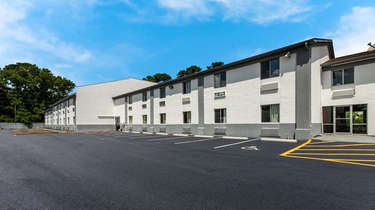 Econo Lodge Cherry Point Exterior