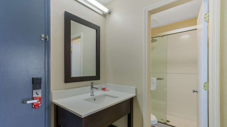 <b>Econo Lodge Cherry Point Room</b>. Images powered by <a href="https://iceportal.shijigroup.com/" title="IcePortal" target="_blank">IcePortal</a>.