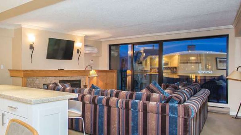 <b>Carleton Lodge Suite</b>. Images powered by <a href="https://iceportal.shijigroup.com/" title="IcePortal" target="_blank">IcePortal</a>.
