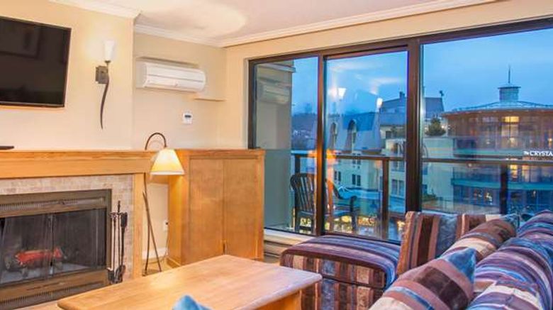 <b>Carleton Lodge Suite</b>. Images powered by <a href="https://iceportal.shijigroup.com/" title="IcePortal" target="_blank">IcePortal</a>.