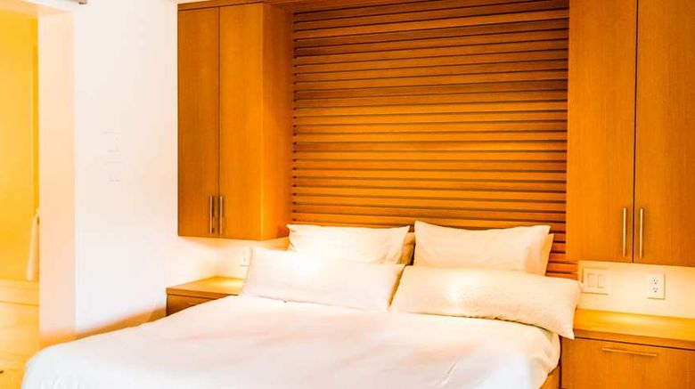 <b>Carleton Lodge Room</b>. Images powered by <a href="https://iceportal.shijigroup.com/" title="IcePortal" target="_blank">IcePortal</a>.