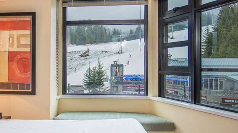 <b>Carleton Lodge Suite</b>. Images powered by <a href="https://iceportal.shijigroup.com/" title="IcePortal" target="_blank">IcePortal</a>.