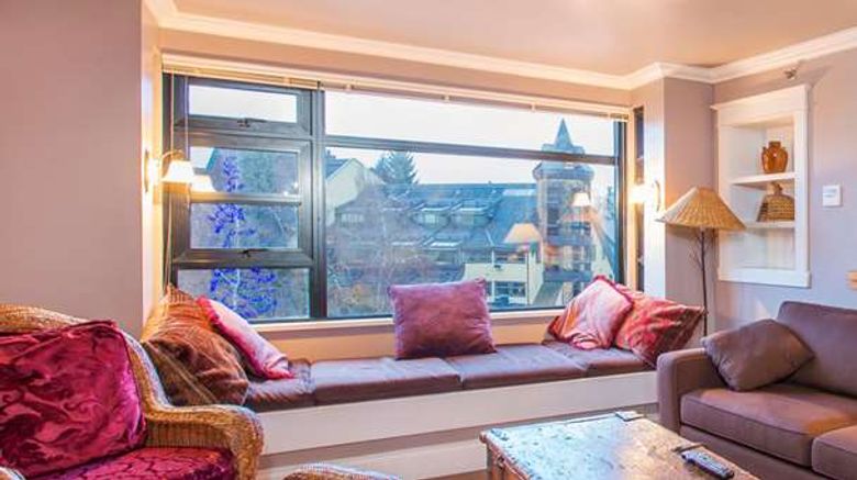 <b>Carleton Lodge Suite</b>. Images powered by <a href="https://iceportal.shijigroup.com/" title="IcePortal" target="_blank">IcePortal</a>.