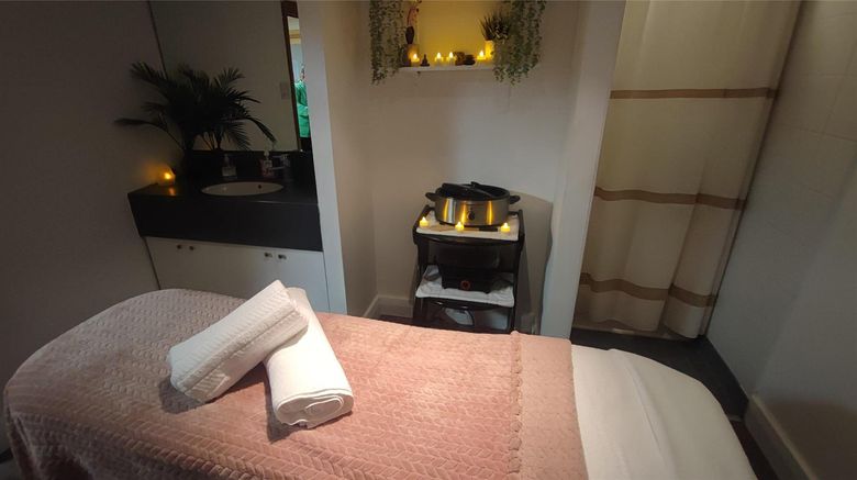 <b>Meon Valley Hotel & Country Club Spa</b>. Images powered by <a href="https://iceportal.shijigroup.com/" title="IcePortal" target="_blank">IcePortal</a>.