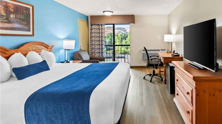 <b>Baymont by Wyndham Yakima Suite</b>. Images powered by <a href="https://iceportal.shijigroup.com/" title="IcePortal" target="_blank">IcePortal</a>.