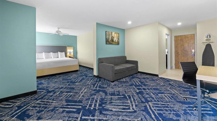 Baymont by Wyndham Grovetown Suite