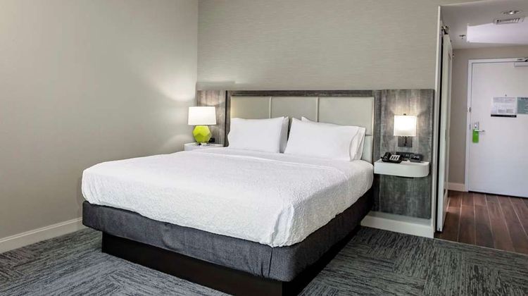 Hampton Inn Cranbury Room