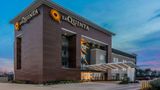 <b>La Quinta Inn & Suites Spring Exterior</b>. Images powered by <a href="https://iceportal.shijigroup.com/" title="IcePortal" target="_blank">IcePortal</a>.