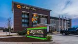 <b>La Quinta Inn & Suites Spring Exterior</b>. Images powered by <a href="https://iceportal.shijigroup.com/" title="IcePortal" target="_blank">IcePortal</a>.