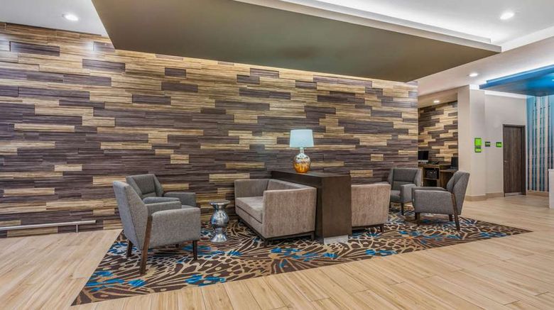 <b>La Quinta Inn & Suites Spring Lobby</b>. Images powered by <a href="https://iceportal.shijigroup.com/" title="IcePortal" target="_blank">IcePortal</a>.