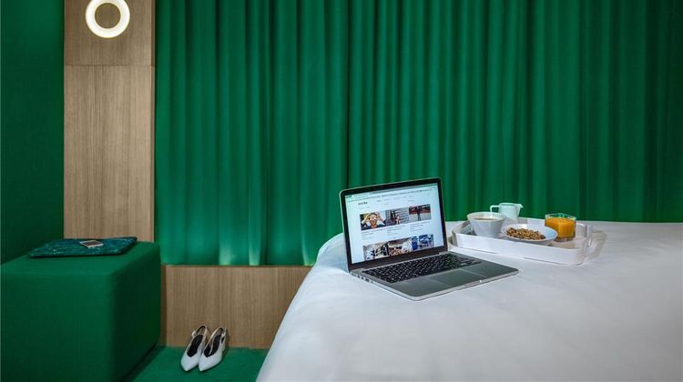 Hotel Odyssey Room