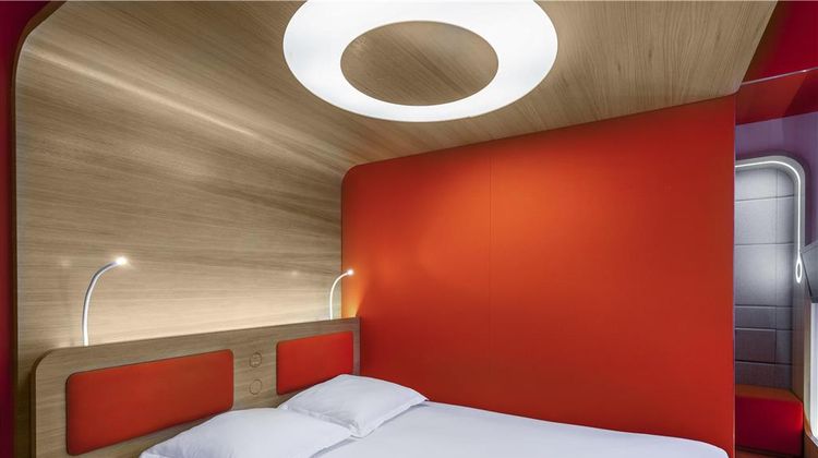 Hotel Odyssey Room