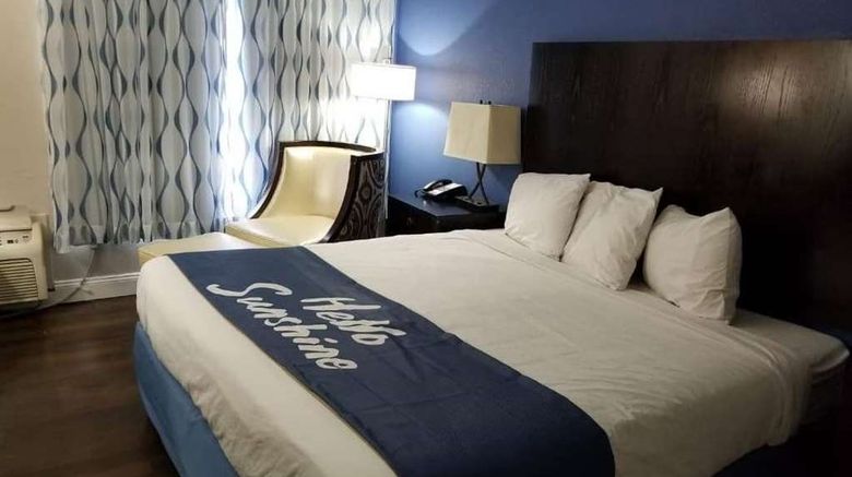 <b>Days Inn by Wyndham Thomson Room</b>. Images powered by <a href="https://iceportal.shijigroup.com/" title="IcePortal" target="_blank">IcePortal</a>.