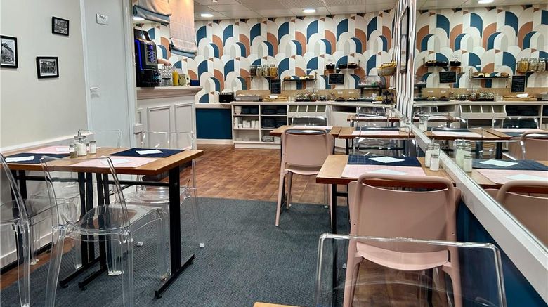 <b>Hotel Le Challonge Restaurant</b>. Images powered by <a href="https://iceportal.shijigroup.com/" title="IcePortal" target="_blank">IcePortal</a>.