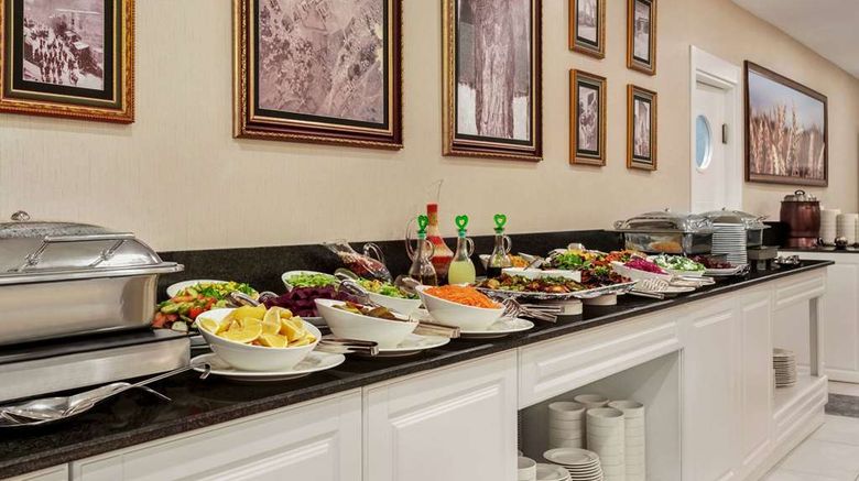 <b>Ramada by Wyndham Nigde Restaurant</b>. Images powered by <a href="https://iceportal.shijigroup.com/" title="IcePortal" target="_blank">IcePortal</a>.